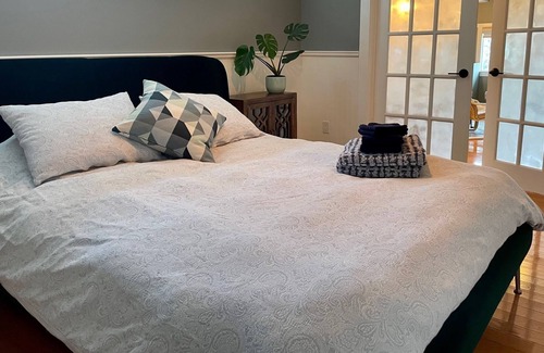 West Kelowna Estates Bed & Breakfast | Les Chambres Roses