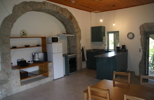 Payzac Apartment | Les Cigales á Mas de la Giralde. In the heart of nature with pool and views