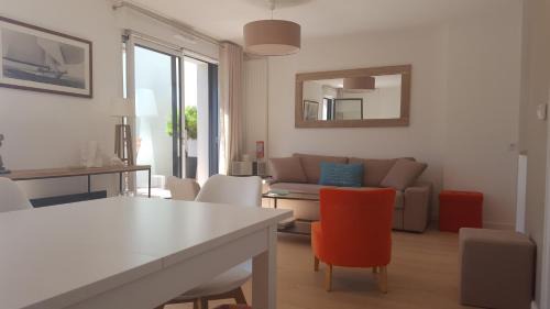 Rotheneuf-Le Pont Apartment | Les Cyprès - Appt avec terrasse proche plage