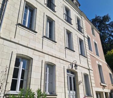 Chinon House | Les Destinées