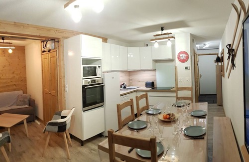 Mont-de-Lans Apartment | Les deux alpes, near the lake, 4/6 person apartment in chalet