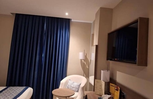 Algiers Hotel | Les Deux B Salsabil