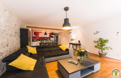 Nerac Apartment | Les Gîtes du château - Le loft HENRI IV - Magnifique Appartement face au château