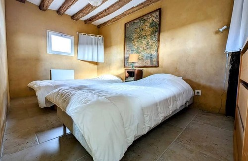 Les Baux-de-Breteuil Bed & Breakfast | Les Gîtes de Ste Suzanne - Campagne- Groupe