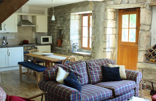 Bugeat Cottage | Les Geais - Versatile accommodation in cottage and quirky barn conversion
