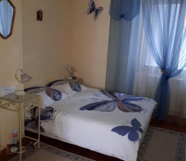 Saint-Jean-le-Centenier Bed & Breakfast | Les Hibiscus