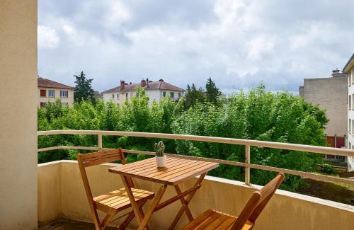 Bourg-en-Bresse Apartment | Les Hirondelles - 2 chambres, 3 lits, climatisation et balcon