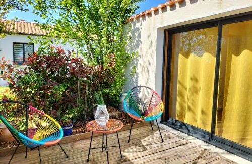 Les Herbiers House | Les Iris