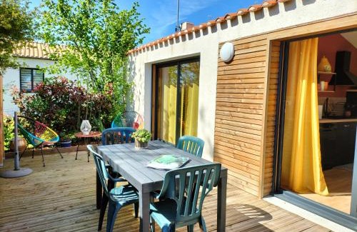 Les Herbiers House | Les Iris
