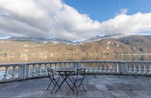 Duingt Apartment | LES LIBELLULES - Rez de lac, accès direct privatif