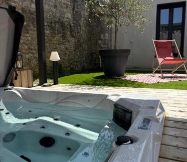 Chaillevette Hotel | LES LODGES DU QUEREUX