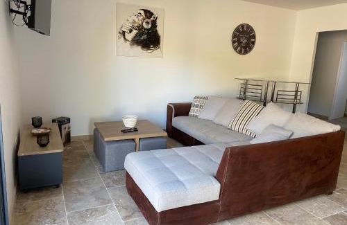 Cessenon-sur-Orb House | Les Loges Florales - Logements à proximité de la rivière Réals
