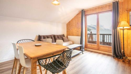 Saint-Sorlin-d'Arves Apartment | Les Marmottes - 42 - Appart renove - 6 pers