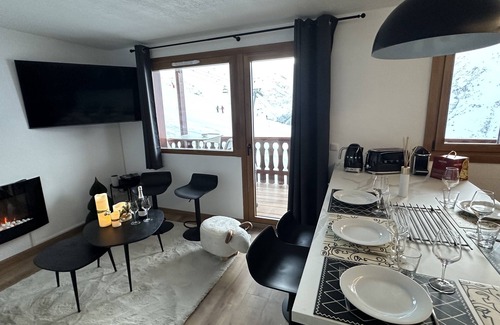 Les Menuires Apartment | LES MENUIRES APARTEMENT 50 M2 6/8 PERSONS balconsoleildulou