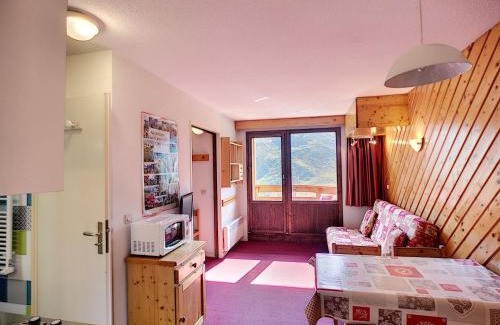 Les Bruyeres Apartment | Les Menuires : appart 2 pièces, ski aux pieds, balcon, wifi, animaux admis - FR-1-178-16