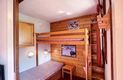 Les Bruyeres Apartment | Les Menuires : appart 2 pièces, ski aux pieds, balcon, wifi, animaux admis - FR-1-178-16