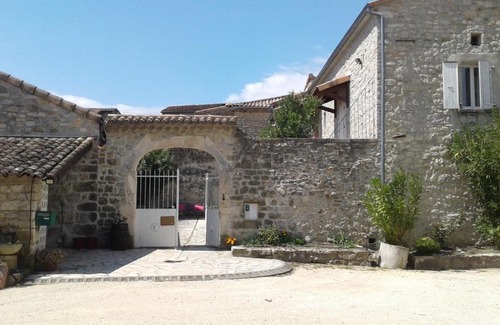 Grospierres House | les monteils