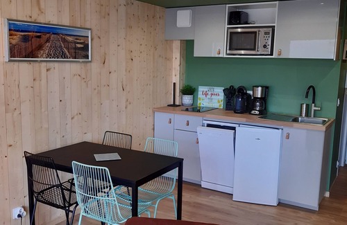 Fort-Mahon-Plage Apartment | Les Obiones, studio cabin 4p, sea view, south facing, 2 stars, wifi, free pkg.