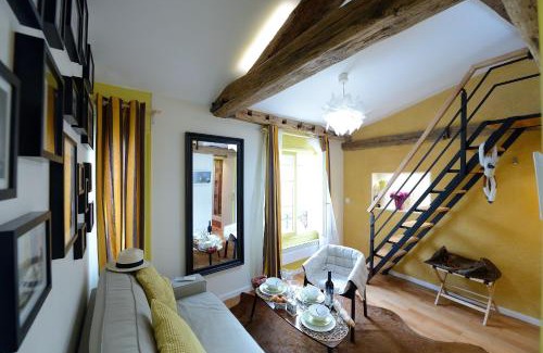 3rd Arrondissement Apartment | Les Patios du Marais 2