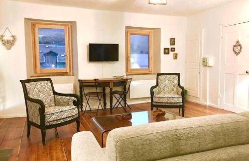 Barcelonnette Apartment | Les Remparts - Centre Ville - Charme & Vue Montagnes