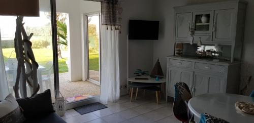 Saint-Georges-de-Didonne Apartment | Les Rochers de Vallières, Appartement de 35 m2 avec 1 chambre, Terrasses, Jardin 140 m2, Vue panoramique face à l'Océan !