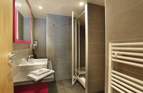 Mieussy Hotel | LES ROCHES 1500