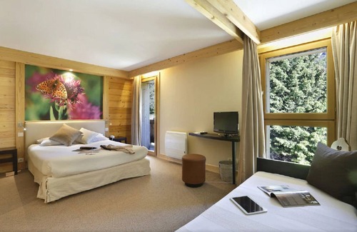 Mieussy Hotel | LES ROCHES 1500
