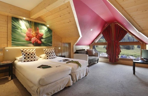 Mieussy Hotel | LES ROCHES 1500
