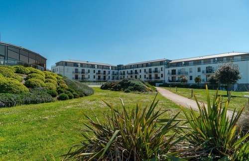 Concarneau Apartment | Les Sables 504 - Appt avec piscine partagée