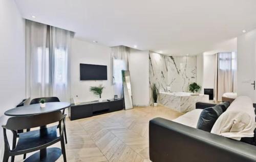 Saint-Maurice Apartment | Les Secrets de la Romance