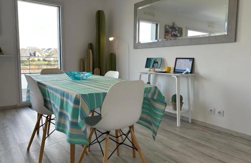 Vannes Apartment | Les Terrasses Marines - Vue imprenable sur le port de plaisance