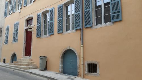 Dole Apartment | Les Tomettes