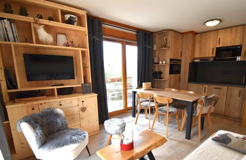 Vaujany Apartment | Les Valmonts Apt 17 - Two Bedroom Apartment, Sleeps 6
