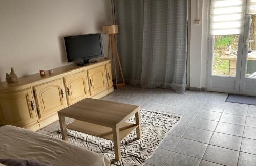 Maubec Apartment | Les Vignes