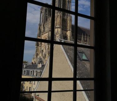 Reims City Centre Bed & Breakfast | Les visages des Tournelles