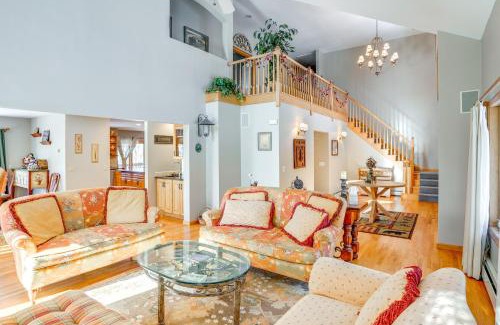 Hunter House | Less Than 1 Mi to Hunter Mtn Spacious Home with Hot Tub!