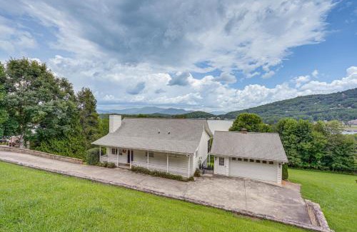 Young Harris House | Less Than 1 Mi to Lake Chatuge Home with Mtn and Water Views!