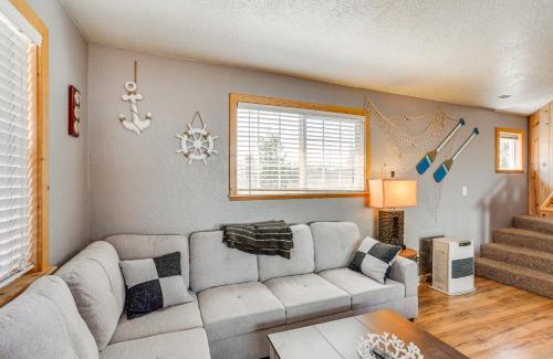Chester House | Less Than 1 Mi to Lake Almanor Home with Furnished Decks!