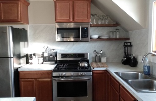 Pleasant Prairie Apartment | LESS THAN 1 MILE OFF FREEWAY