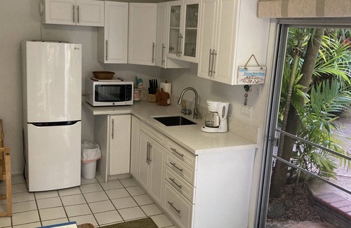 Kailua Cottage | Less than 1 min walk to Kailua Beach- NUC#1990/NUC-1760