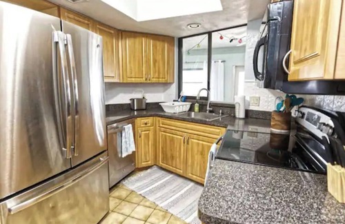 Venice Gardens House | Less than 15 min to BEACHES! King bed. Perfect for couples or families.