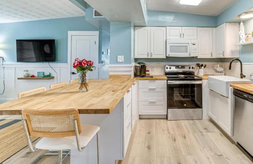 Punta Gorda House | Less Than 2 Mi to Punta Gorda Beach Park! Nautical Retreat