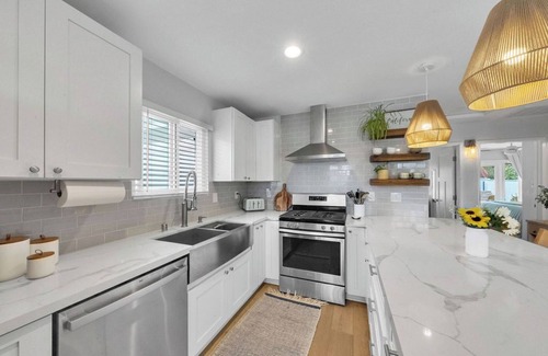 Encinitas House | Less than 2 miles to Moonlight beach, Downtown and Restaurants and Legoland