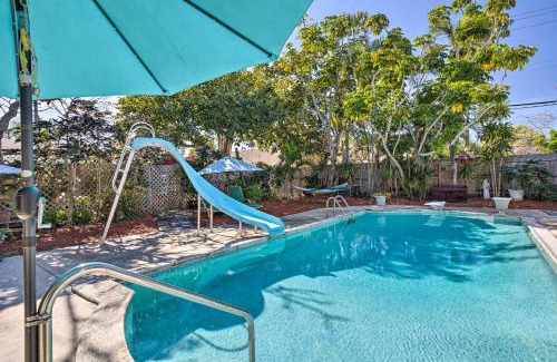 College Park Apartment | Less Than 3 Mi to Golf and Swim Cozy Oasis in Lake Worth!