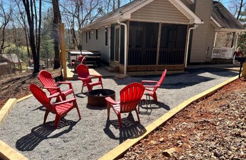 Ellijay House | Less than 3 miles to Downtown with firepit