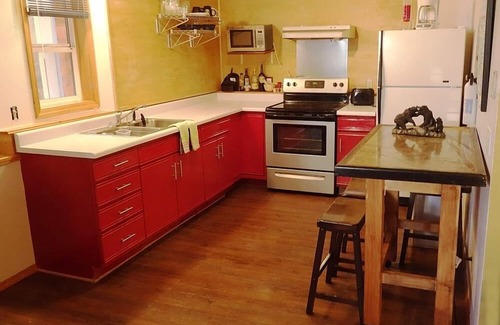 Gardiner Apartment | Less than .5 Mile to Roosevelt Arch, Central Location