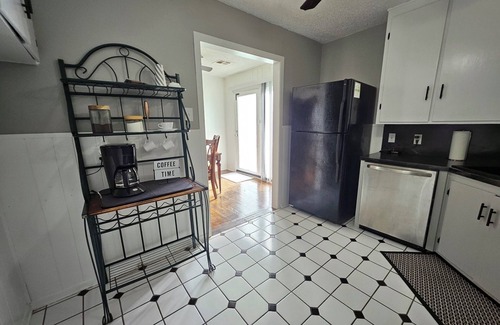 Lawton House | Less than 5 mins from Fort Sill - Sleeps 8