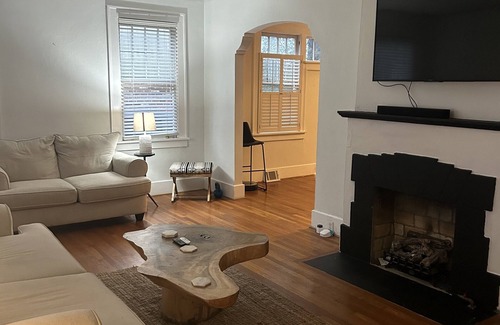Summerville House | Less than 5miles from the Masters and within a mile of elegant dining