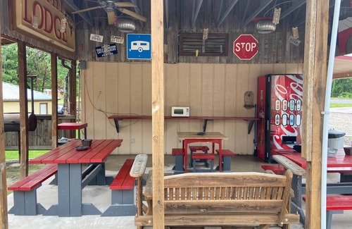 Quitman House | Less than a mile from Lake Fork-Striper Bass Stay-Rm 4
