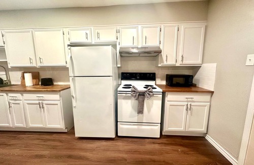 Bossier City House | Let's Dance!-3 Bedroom/2 Full Bath House in Bossier